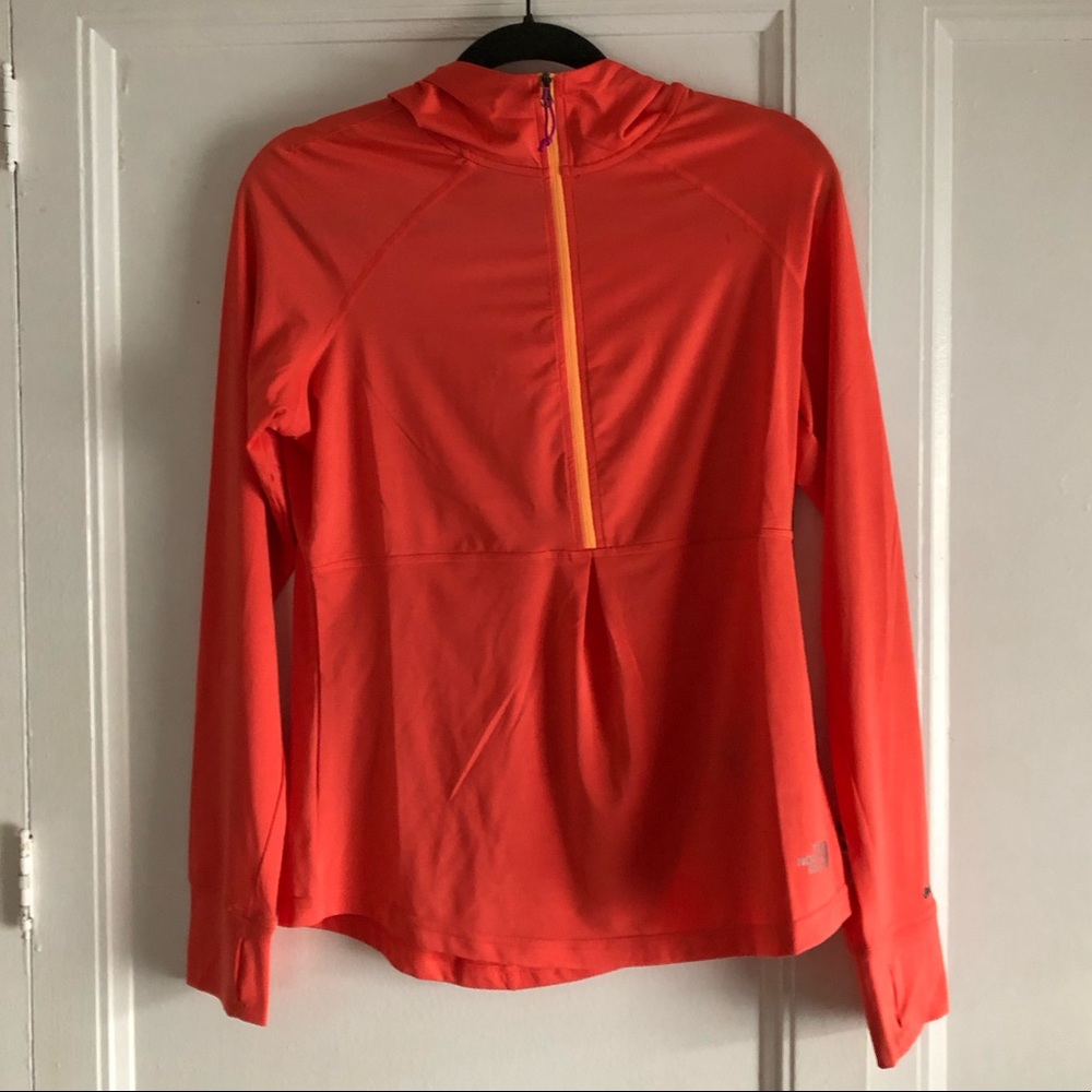 Women’s Northface Hooded Quarter Zip Shirt